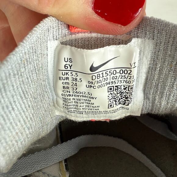 Nike Air Vapormax Grade School Athletic Sneakers Kids 6 Gray Flyknit Breathable - Picture 10 of 10